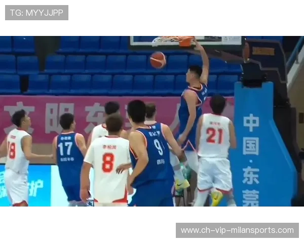 CBA 比赛中出现史诗级抢断上演快攻高潮