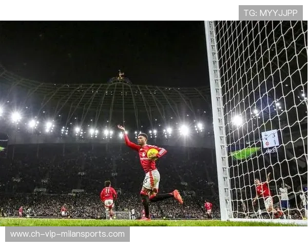 曼联主场迎战伯恩茅斯，交锋走势备受关注